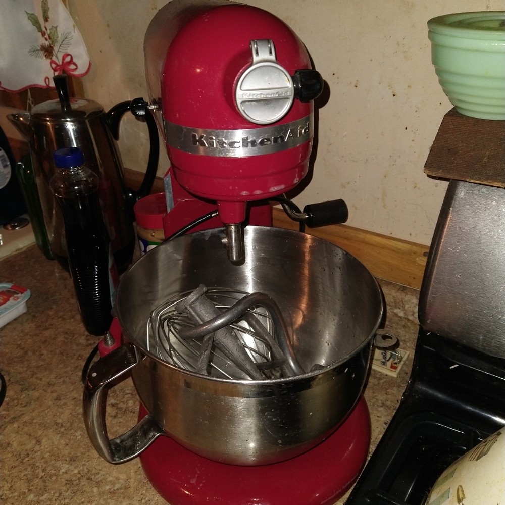 Large 6qt. Red KitchenAid stand mixer